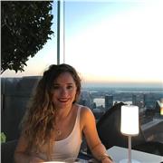 Profesora de secundaria con experiencia en empresa nacional e e internacional, además de estudios superiores de Máster, tanto en enseñanza superior, como en negocios internacionales